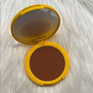 DUNDAS Beauty Bronzer Anonymous - Step 6
